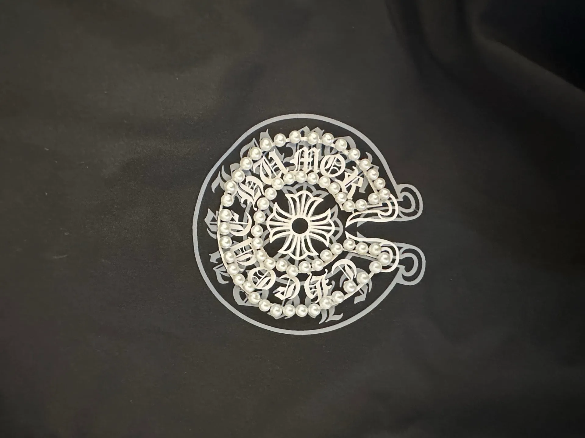 P310 model number: TT75 Chromehearts Chromehearts Pearl Baseball Jacket has clear texture and full texture. It is dyed 1×1 in the same vat with no color difference and is precise. It can be worn in layers. It is a good product for your own use. Highly recommended ~ All accessories are all original and customized!  ... The overall workmanship and materials used are also very particular, reflecting the brand's quality control in every aspect! Proper big factory style! Size:S-XL